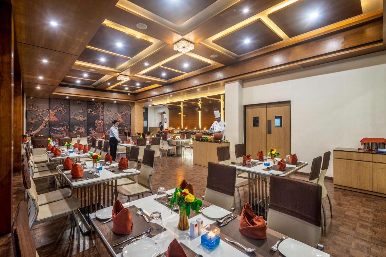 Lords Inn Somnāth Екстериор снимка